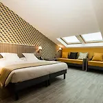Hotel Unique Et Résidence 4*