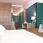 Hotel Unique Et Résidence