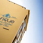 Unique Et Résidence Hotel Saint-Raphaël