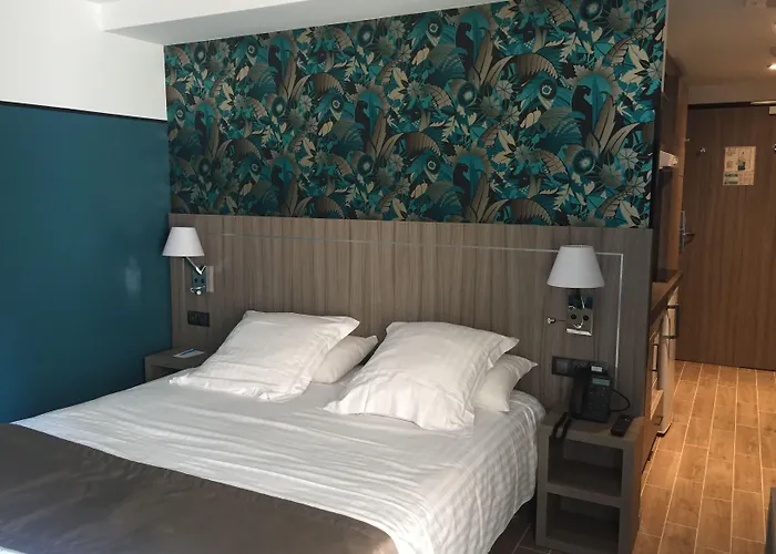 Hotel Unique & Saint-Raphael (Var)