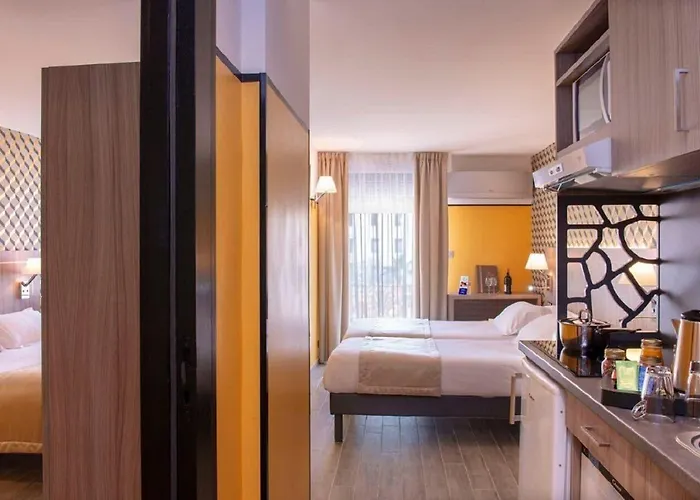 Unique & Saint-Raphael (Var)