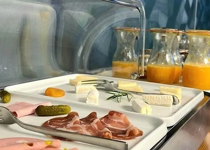 Unique & Hotel Saint-Raphael (Var)