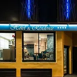 Unique & Hotel