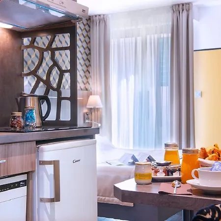 Unique Et Résidence Hotel 4*