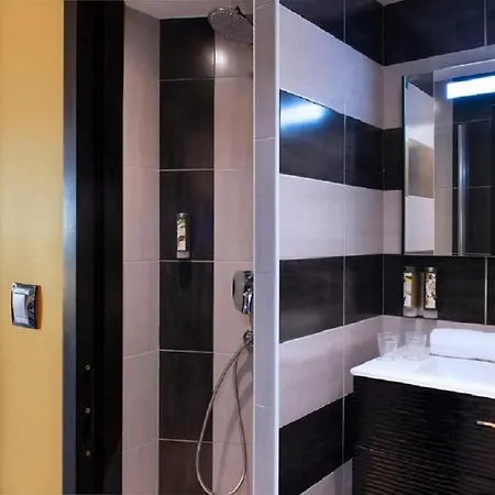 Unique & Hotel Saint-Raphael (Var)