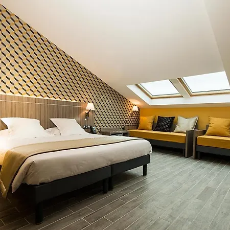 Hotel Unique Et Résidence 4*