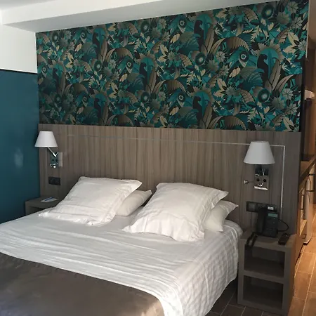 Hotel Unique & Saint-Raphael (Var)