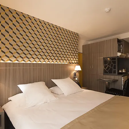 Unique & Saint-Raphael (Var)