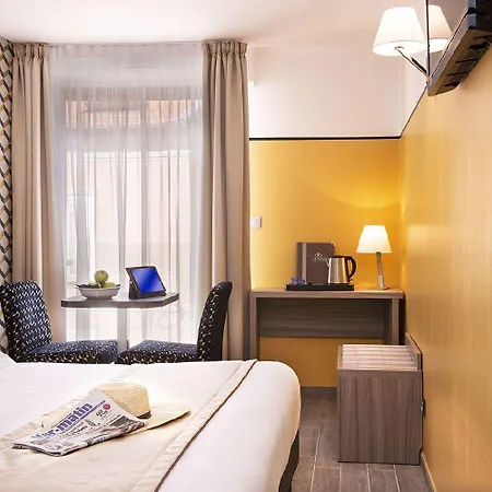 Unique Et Résidence Hotel 4*