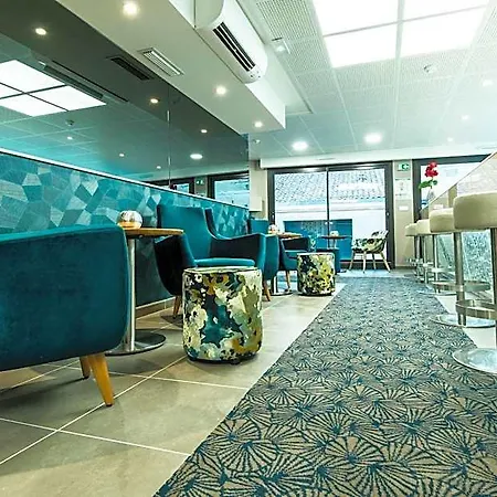 Hotel Unique Et Résidence 4*