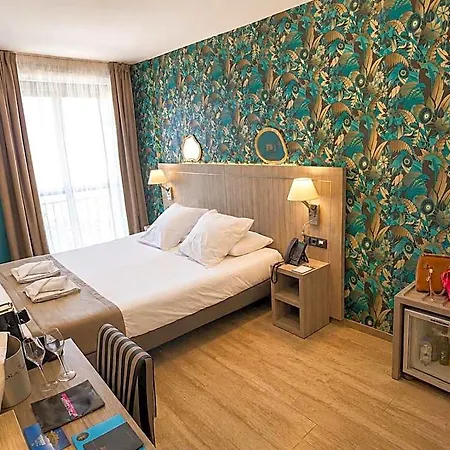 Hotel Unique Et Résidence 4*
